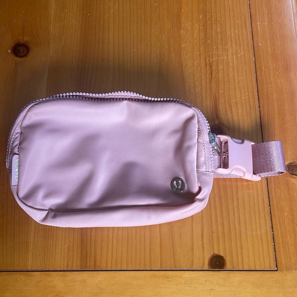 Lululemon 1L Belt Bag
